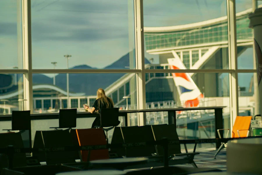 How to Keep Your Phone and Wallet Dry While Traveling